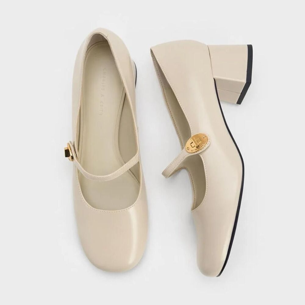 Charles & Keith Preppy Coquette Hettie Patent Mary Jane Pumps - Chalk US 6